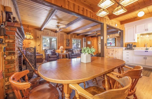Sugarloaf Cabin | Cozy & Spacious 3 Bedroom 2 bath Mountain Home Retreat