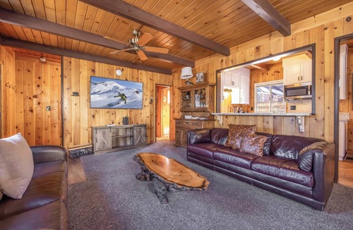 Sugarloaf Cabin | Cozy & Spacious 3 Bedroom 2 bath Mountain Home Retreat