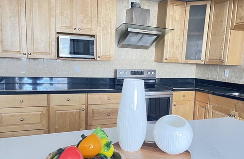 Burnaby House | Cozy Spacious 3 BR suite centrally located in Metro Vancouver