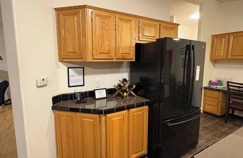 Albany House | Cozy, Spacious 3BR Retreat in North Albany Family-Friendly, Near OSU & Wineries
