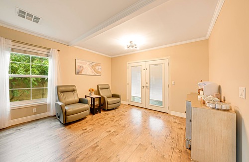 West Covina House | Cozy, spacious 4B4B house with high-speed internet near Disney