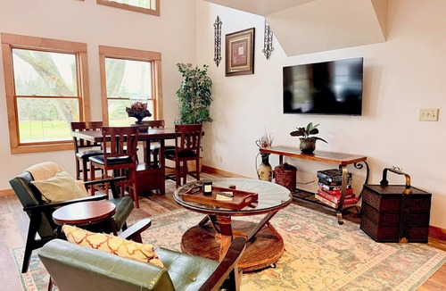 Cleveland House | Cozy & Spacious 4BR Getaway Near Lake Michigan – AC & Outdoor Dining