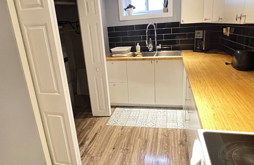 Sheridan Apartment | Cozy & Spacious Basement Apartment with Free Parking
