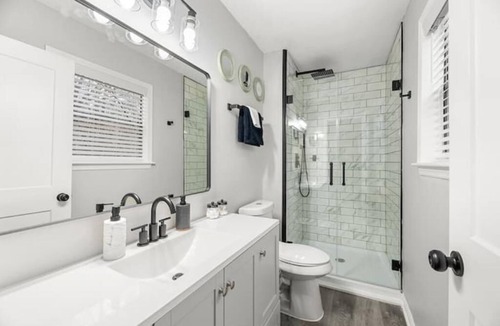 Morrow House | Cozy Spacious Haven Near ATL & Hartsfield-Jackson