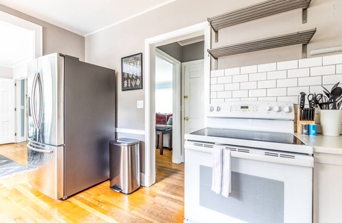 High Point House | Cozy spacious home near HP University and the world-renowned Furniture Market.