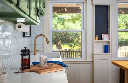 Washington Park Apartment | Cozy & Spacious home next to Gorgeous City Park - Outdoor Dining, Hot Tub & Gym!