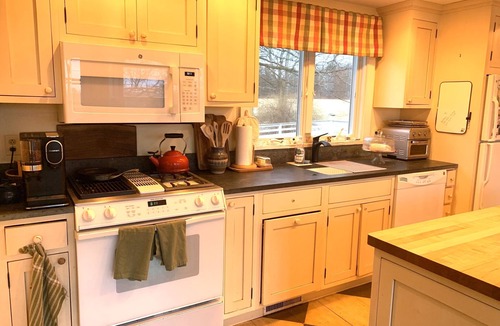 Lakeville House | Cozy, spacious, New England Farmhouse close to Hotchkiss School & Lime Rock
