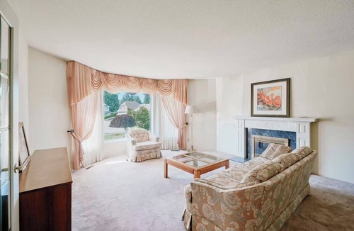 Metro Vancouver Regional District House | Cozy spacious quiet house
