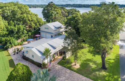 Mount Dora Apartment | Cozy Spacious Studio! Lake views! 5min drive to DT Mt Dora!