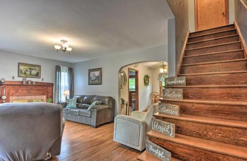Springfield House | Cozy Springfield Family Home w/Fire Pit