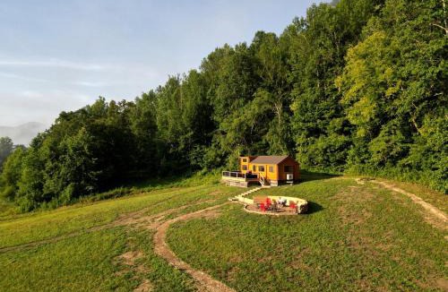 Heidelberg House | Cozy Stargazing Cabin with Hot Tub near Red River Gorge in Estill County, Kentucky