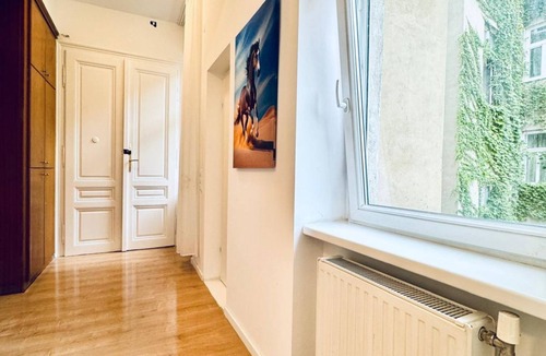 Rudolfsheim-Funfhaus Apartment | Cozy Stay in Shared Apt Short Walk to Westbahnhof