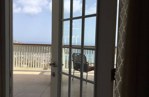 Estate Kings Quarter Villa | Cozy stay, next to lookout and 10 minutes for Magens Bay Beach