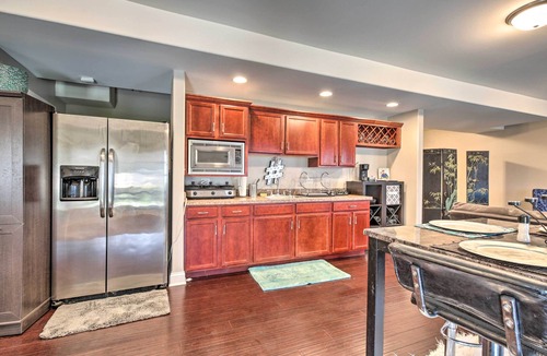 Steger Apartment | Cozy Steger Apartment w/Patio: 30 Mi to Chicago!