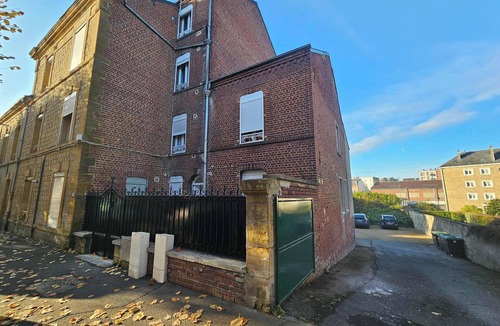 Charleville-Mezieres Apartment | Cozy Studio avec Parking Charleville