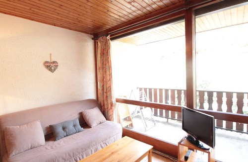 Les Carroz-d'Araches Apartment | Cozy Studio for 4 in Village Center, Near Ski Lifts, Shops, and Amenities