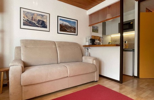 Les Claux Apartment | Cozy studio, 200m from slopes and shops, with parking in Vars