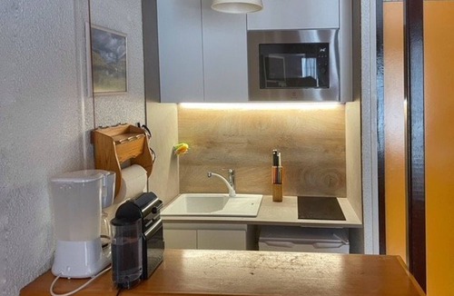 Les Claux Apartment | Cozy studio, 200m from slopes and shops, with parking in Vars
