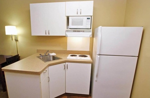 Amherst Apartment | Cozy Studio 6 Buffalo|1 King Bed,Nsmk|Kitchen