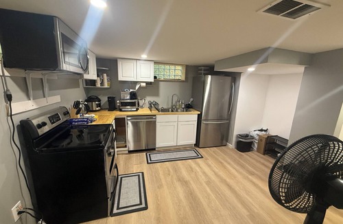 Farmington Hills Apartment | Cozy studio basement in charming Farmington Hills