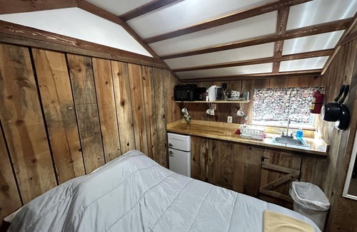 Christopher Creek House | Cozy Studio Cabin in the Heart of Christopher Creek, Perfect for an Arizona Getaway in Nature