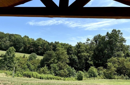 Kerr Cabin | Cozy Studio Cabin Surrounded by Nature for a Peaceful Getaway near Gallipolis, Ohio