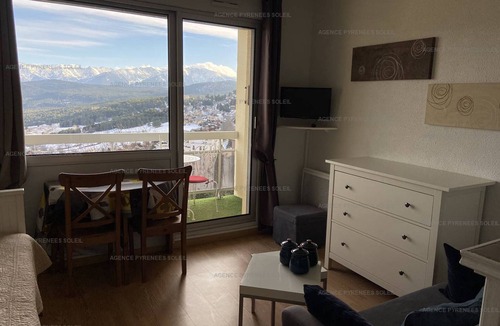 Les Angles Apartment | Cozy studio cabin with south balcony, parking and WiFi in Les Angles