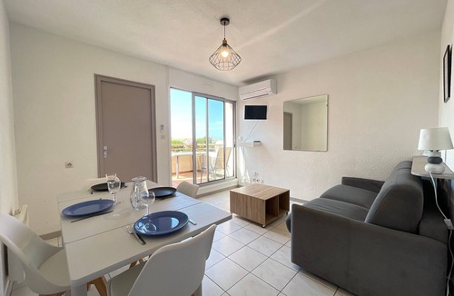 Sete Apartment | "Cozy Studio Cabine avec Terrasse, Clim, et Parking à 500m de la Plage à Sète"