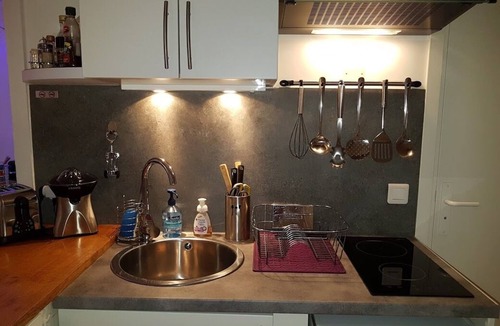 Le Suquet Apartment | Cozy studio Cannes center, "Le Suquet", air conditioning, secure parking nearby!