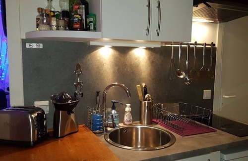 Le Suquet Apartment | Cozy studio Cannes center, "Le Suquet", air conditioning, secure parking nearby!