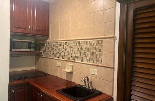 Estate Canaan and Sherpenjewel Condo | Cozy Studio close distance to Magen Bay Beach