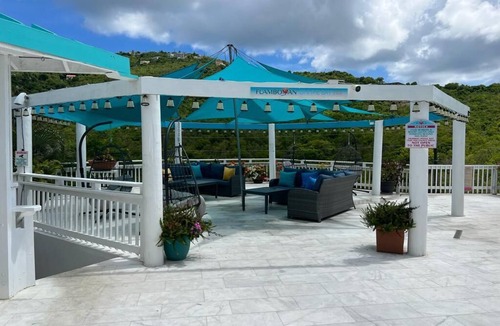 Estate Canaan and Sherpenjewel Condo | Cozy Studio close distance to Magen Bay Beach