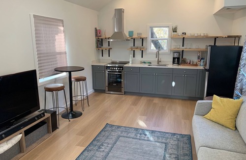 Seaview Apartment | Cozy studio - easy access to all West Seattle has to offer!