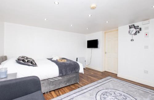 Harehills Apartment | Cozy Studio Flat, 7mins from CENTRE, Parking, WiFi & Netflix