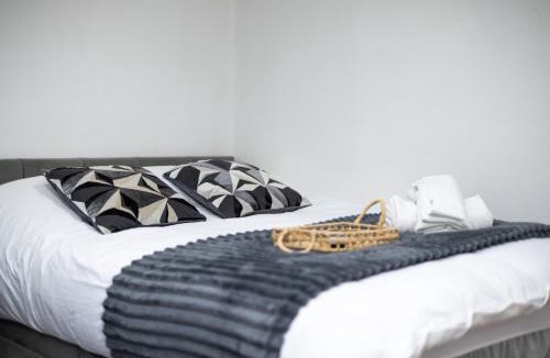 Harehills Apartment | Cozy Studio Flat, 7mins from CENTRE, Parking, WiFi & Netflix
