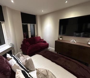 Bradford Apartment | Cozy Studio Flat in Bradford City Centre