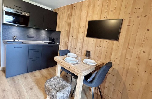 Demi-Quartier Apartment | Cozy Studio for 2 with Balcony, Near Ski Lifts, Covered Parking - Demi-Quartier
