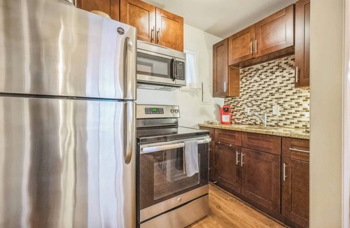Melrose Apartment | Cozy Studio for 2, Highly Walkable + Close to DT!