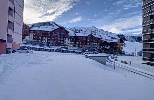 La Toussuire Apartment | Cozy studio for 4 people, balcony, mountain view