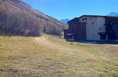 Mont-de-Lans Apartment | Cozy studio for 4, ski-in/ski-out, Village 1800