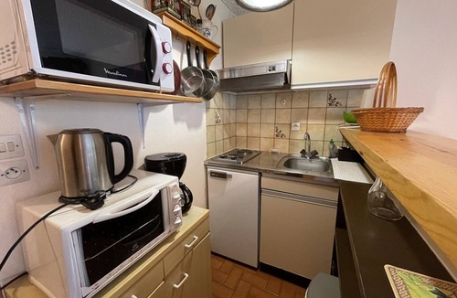 Laveissiere Apartment | Cozy Studio for 4 with Ski Access, Shops Nearby, Pet-Friendly