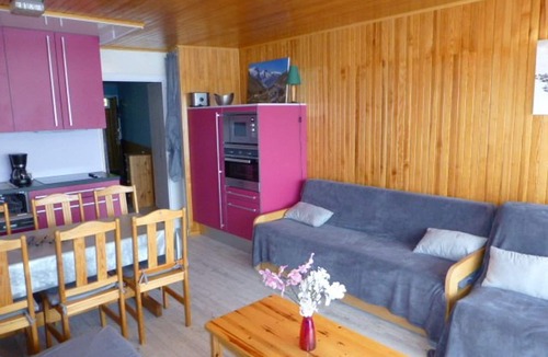 Viel-Alpe Apartment | Cozy Studio for 4 with Balcony, South Exposure, Pet-Friendly, Near Ski Lift in Alpe d'Huez