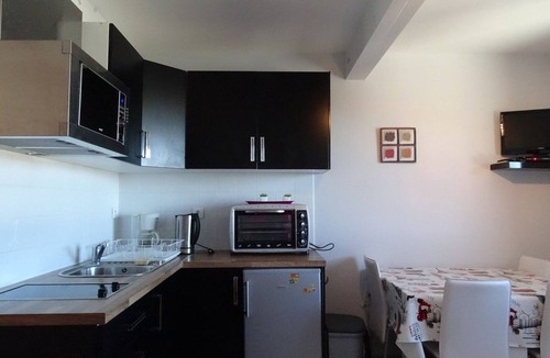 Arette Apartment | Cozy Studio for 4 with Kitchen, Free Parking, Ski Locker - La Pierre St Martin