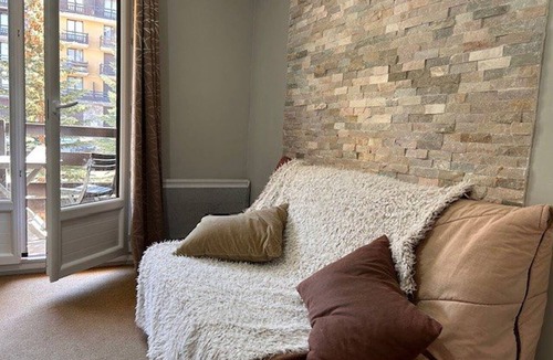 Risoul Apartment | Cozy Studio for 4 with Ski Lift Access and South-Facing Balcony