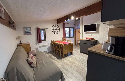 Jeux Apartment | Cozy Studio for 4 with Ski-In/Ski-Out Access, in Heart of L'Alpe d'Huez