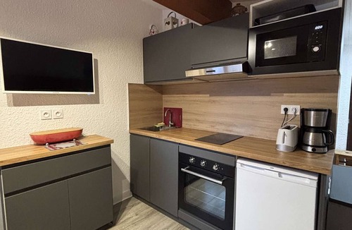 Jeux Apartment | Cozy Studio for 4 with Ski-In/Ski-Out Access, in Heart of L'Alpe d'Huez