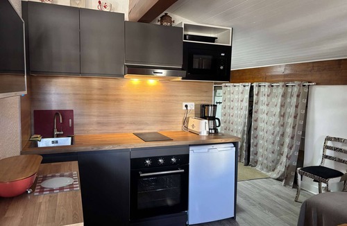 Jeux Apartment | Cozy Studio for 4 with Ski-In/Ski-Out Access, in Heart of L'Alpe d'Huez