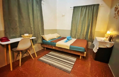 Catangnan House | Cozy studio for group of friends or family in General Luna with WiFi and AC