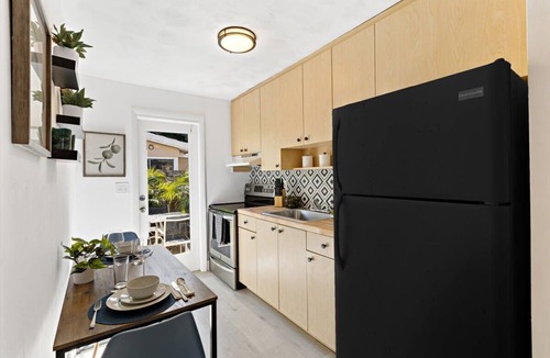 Lake Ridge Apartment | Cozy Studio Getaway – Simple Comfort
