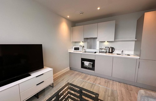 Bracknell Apartment | Cozy Studio in Bracknell with free Parking
